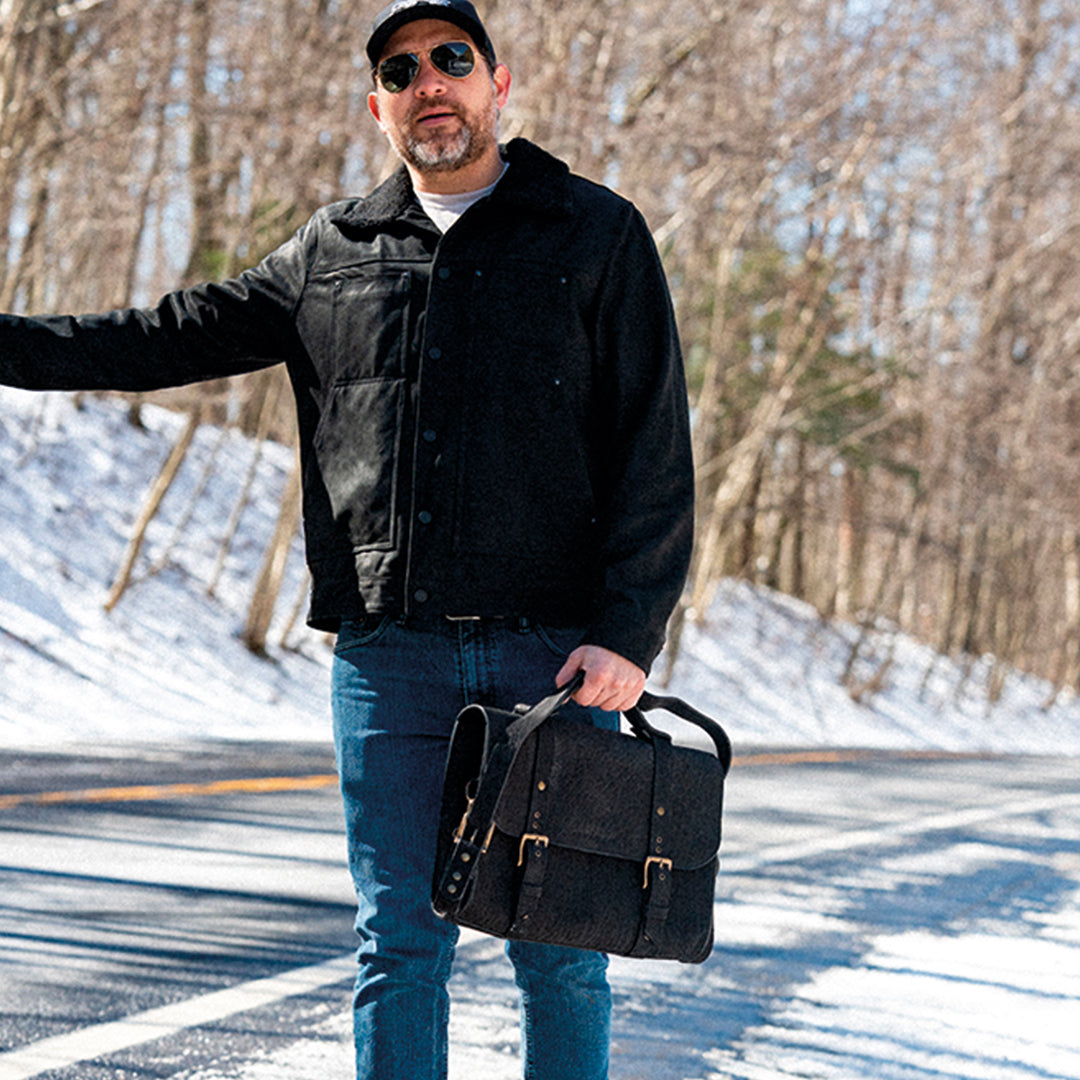 CUELLO DE TORO MESSENGER BAG - COAL BLACK