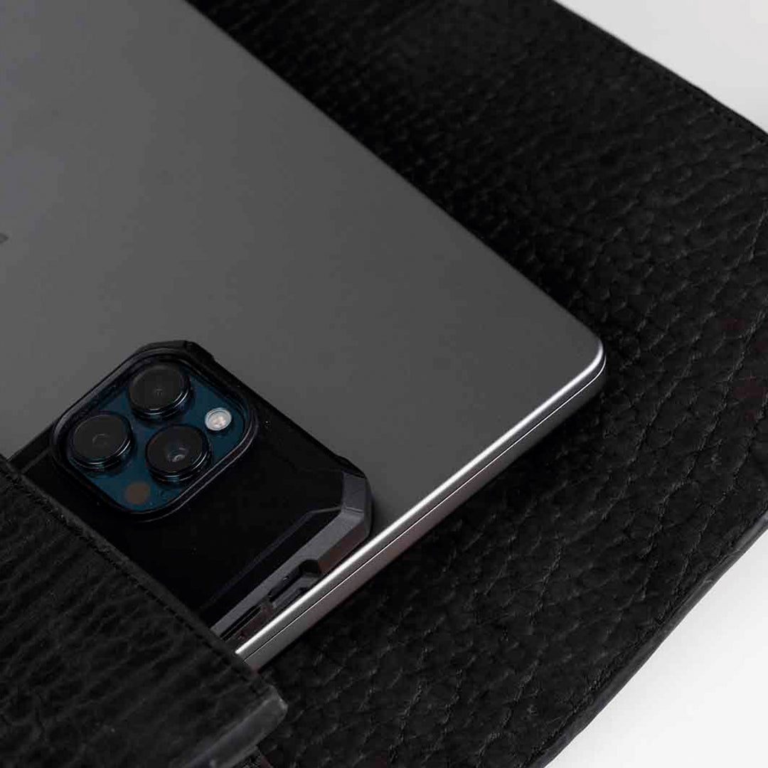 CUELLO DE TORO MESSENGER BAG - COAL BLACK